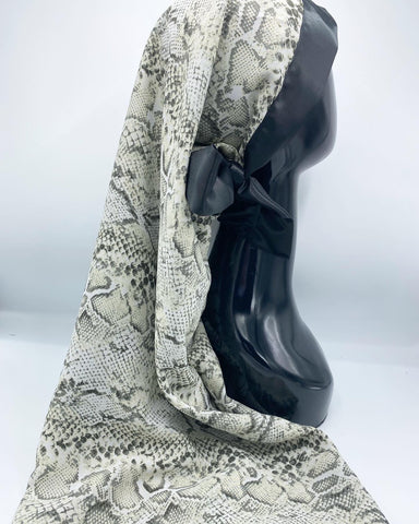 Snake Pocket Tie Bonnet